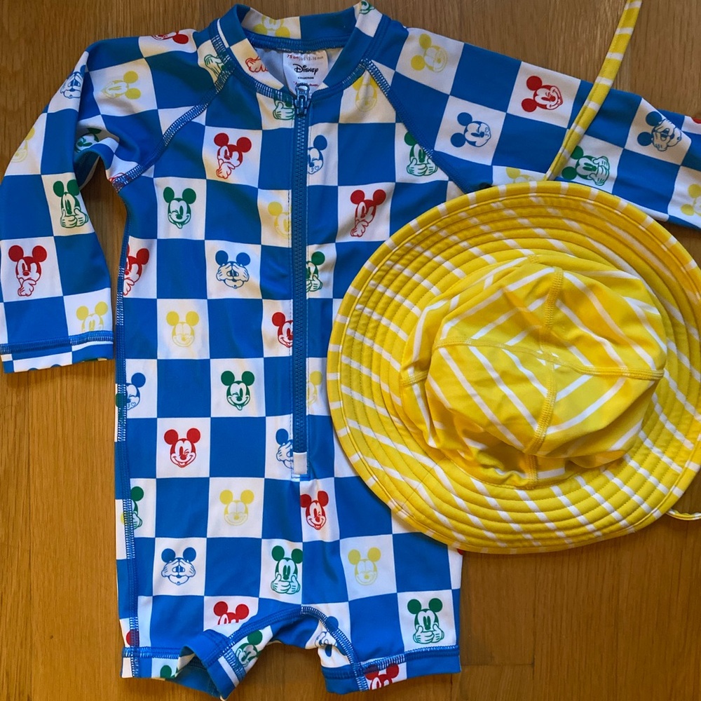 Hanna Andersson Disney One Piece Swimsuit with matching swim hat 12-18M
